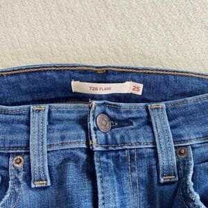 LEVIS 726 HIGH-RISE FLARE JEANS